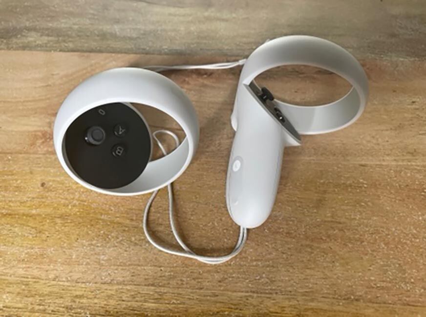 Контроллеры рядом друг с другом